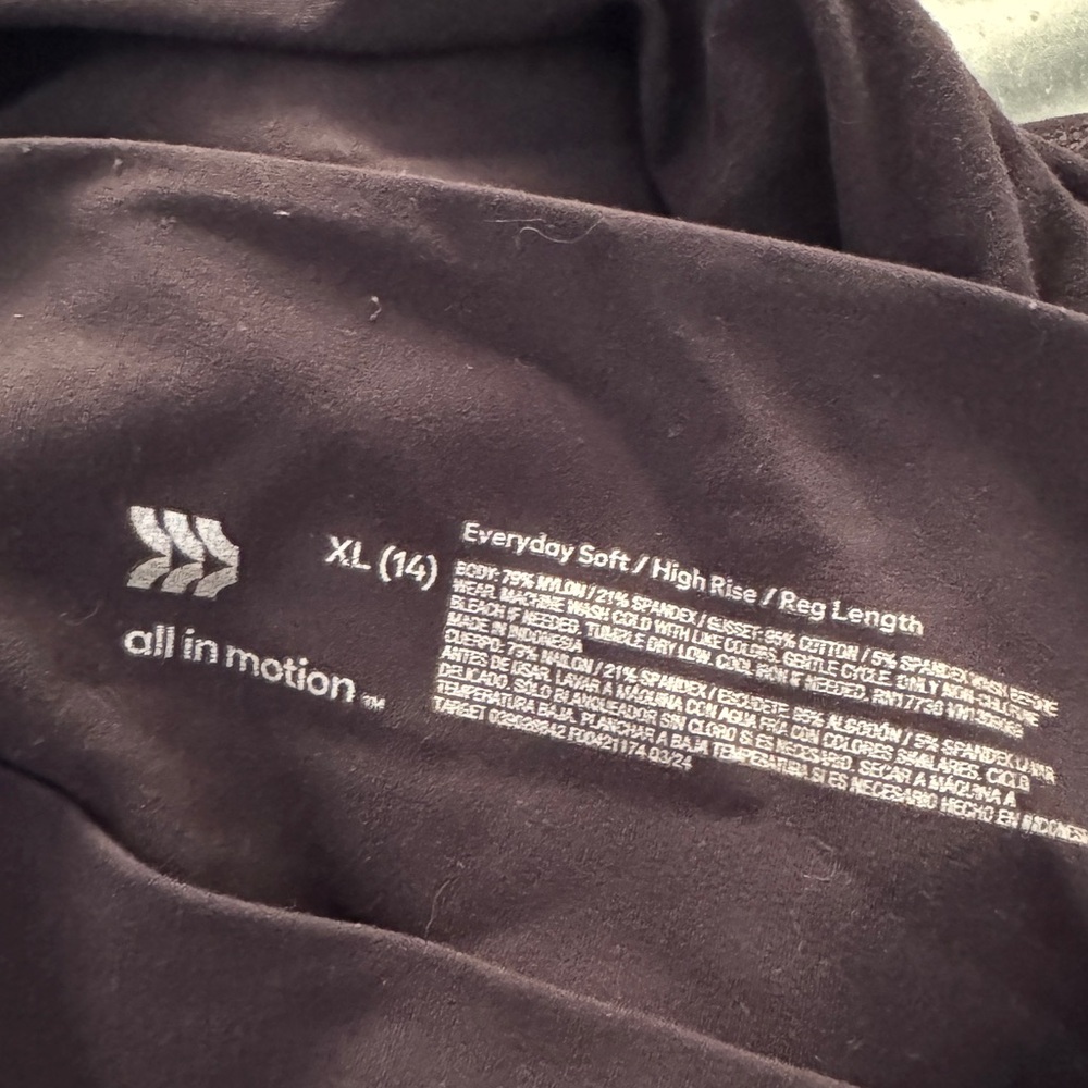 All In Motion - Flare Leggings - Picture 2 of 2